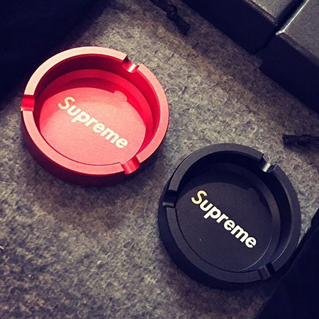 Supreme 灰皿 レッド【新品・未使用】状態も良好です - 喫煙具・ライター