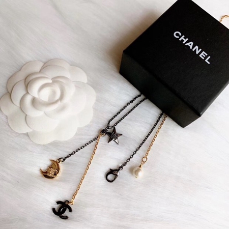 Chanel CCマーク星月形パール付きセーターチェーン