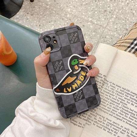 アイフォーン11プロ ヒューマンメイド スマホケース 