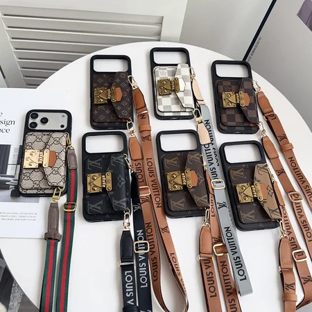 ハイブランド カバー iphone17pro   二つ折り財布