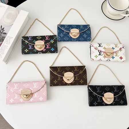 iphone17プロ lv カバー 