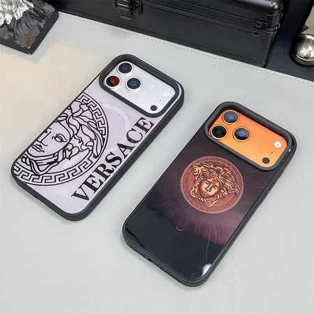 ブランド スマホケース アイフォーン16 Plus 