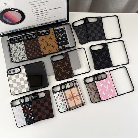 ハイブランド スマホケース アイフォン18プラス burberry  コラボ
