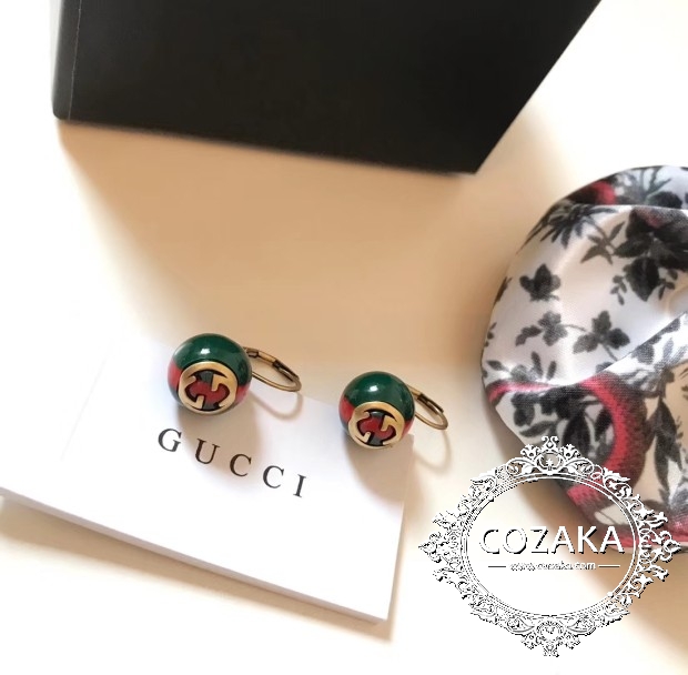 Gucci 丸ピアス ロゴ