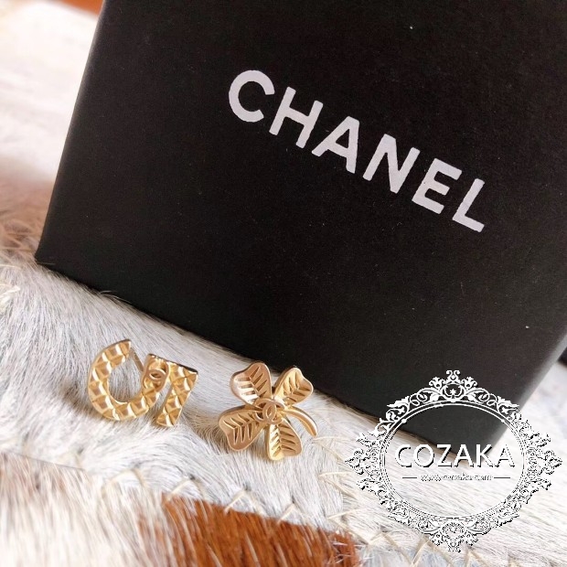 シャネル 非対称ピアス chanel クローバーデザイン ピアス chanel