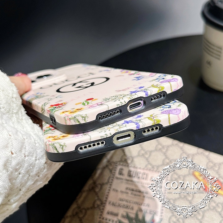 gucci iphone15 花柄 カバー