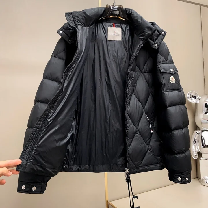 MONCLER メンズ ダウンジャケット