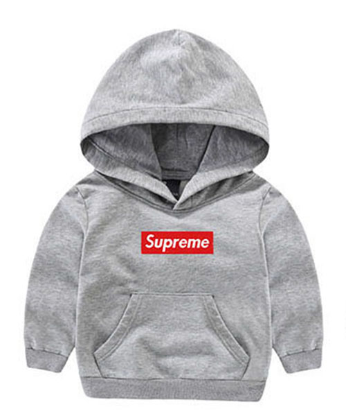 supremeパーカー　おしゃれ