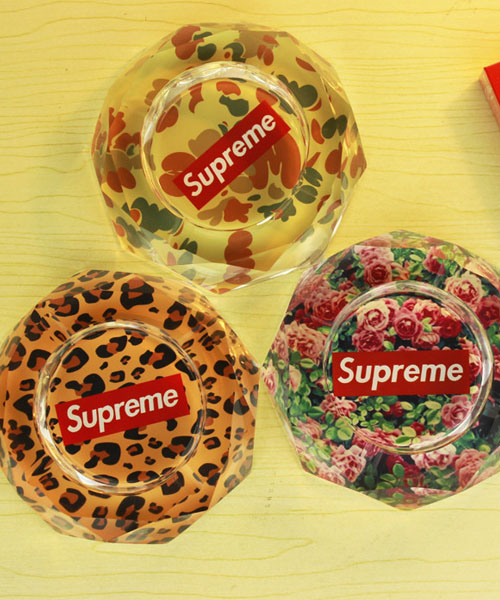 supreme シュプリーム　灰皿