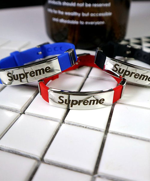 SUPREME リストバンド【トランプ付き】